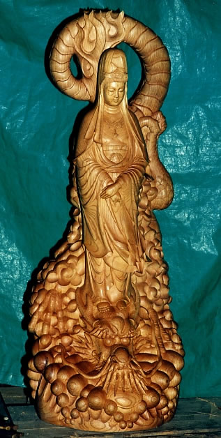 Rωa Dragon kannon of wood carving