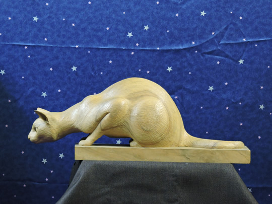 l鎞̖ؒ̔L@wood carved cat of when watching prey